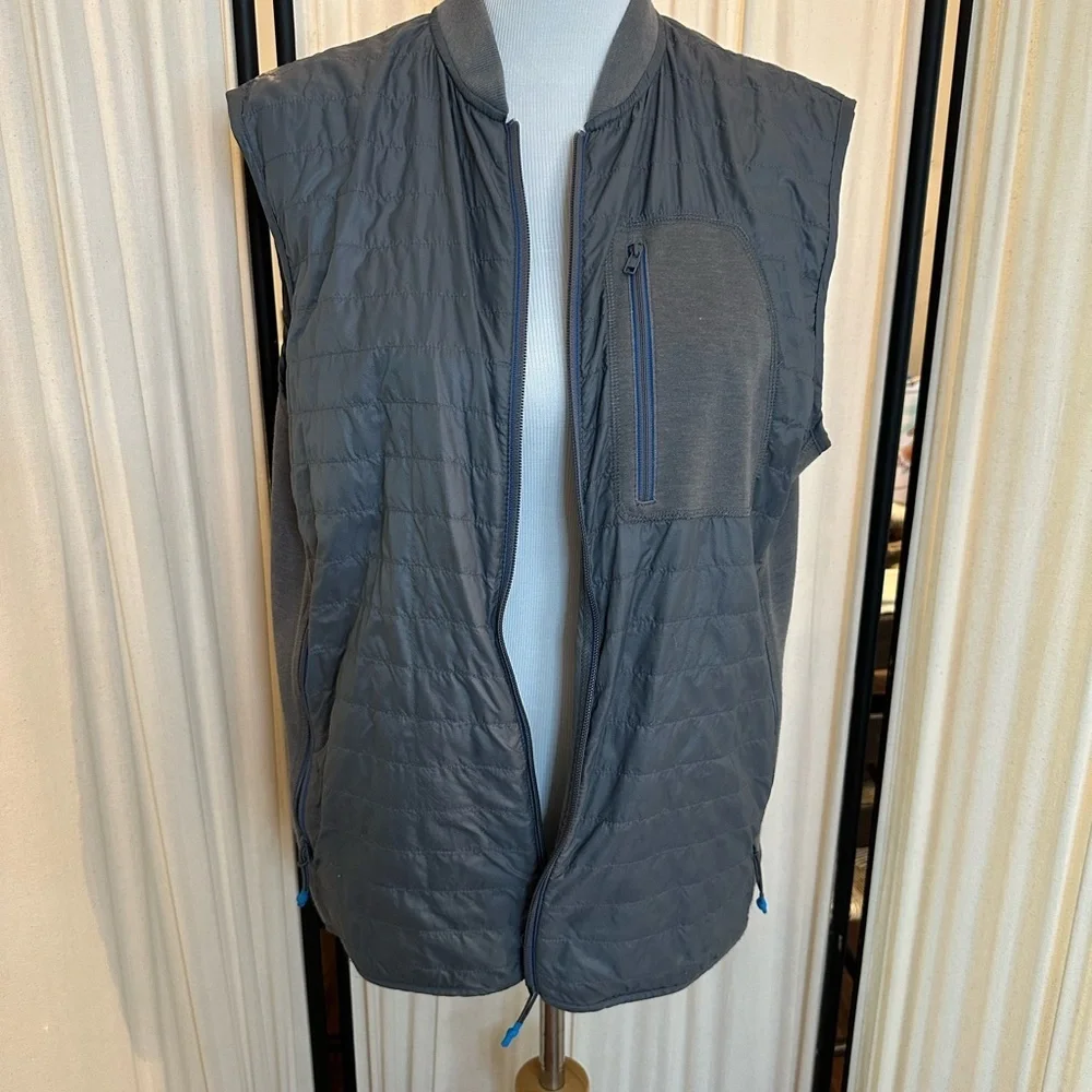 Southern Tide Gray Quilted Vest with Knit Accents - Picture 2 of 6
